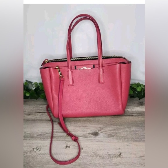 Marc Jacobs Vibrant Pink Leather Tote - Picture 1 of 12
